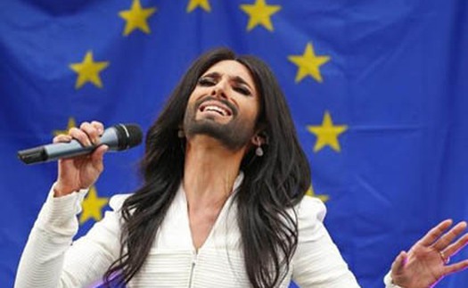 Ca sĩ Conchita Wurst sẽ tham gia show diễn trứ danh Crazy Horse